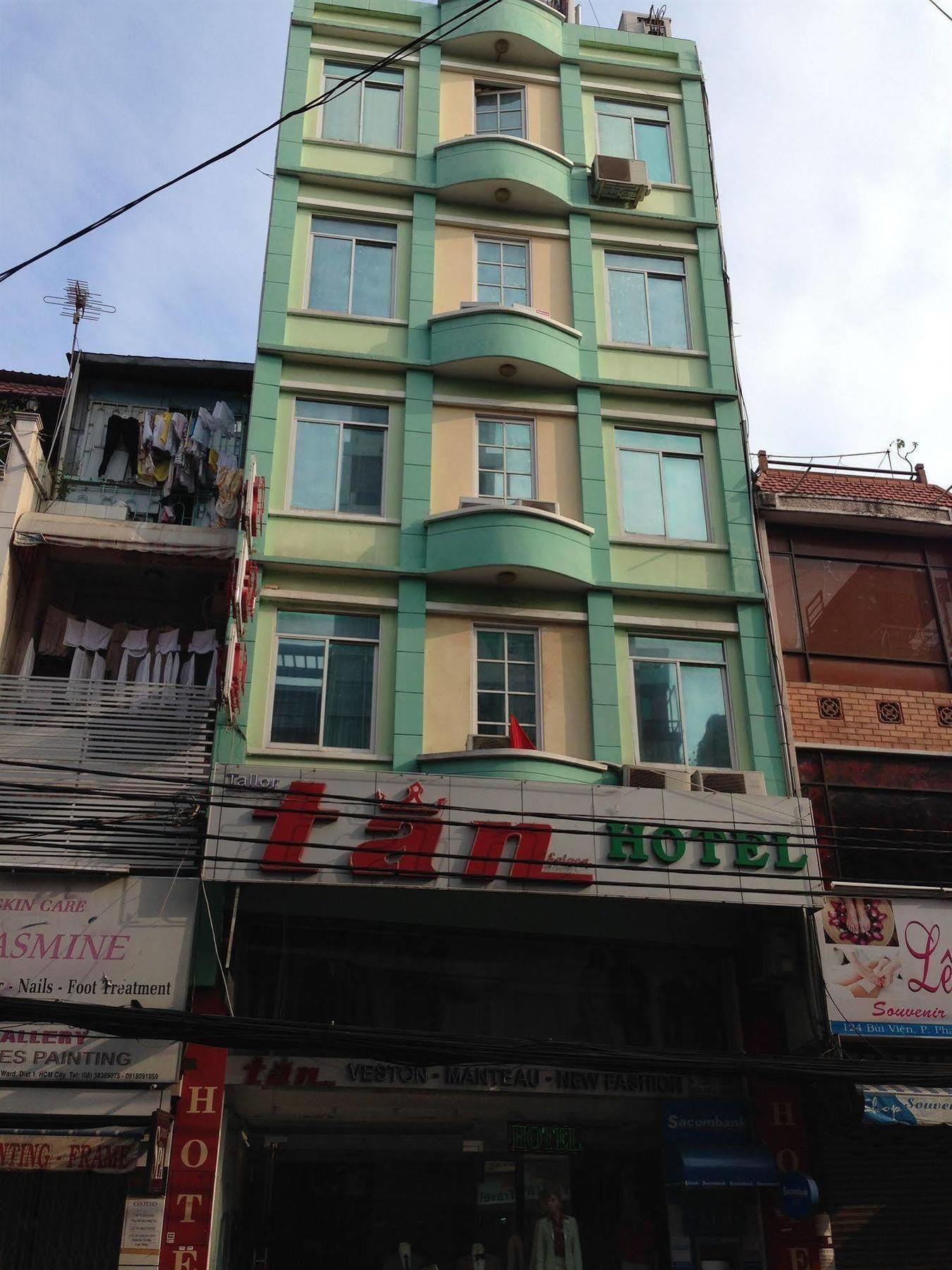 Tan Saigon *