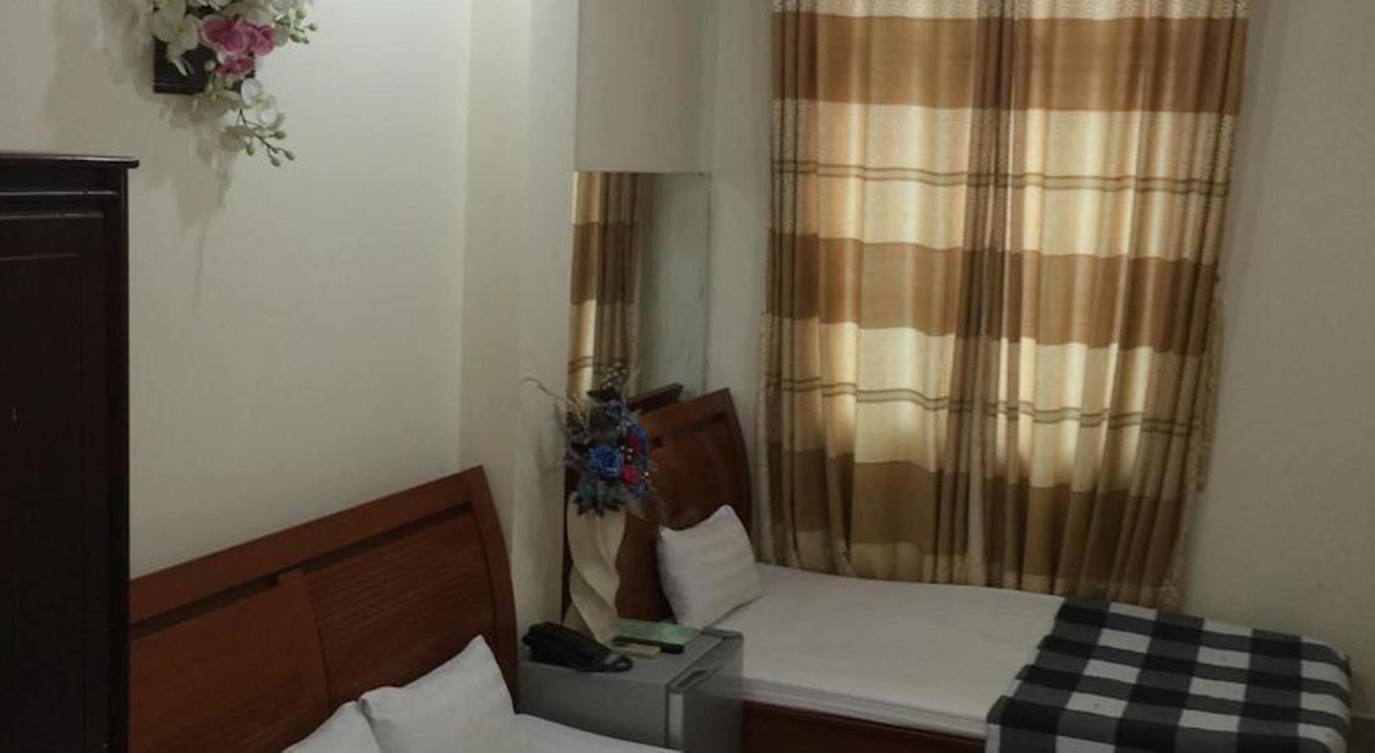 Hotel Tan Saigon *